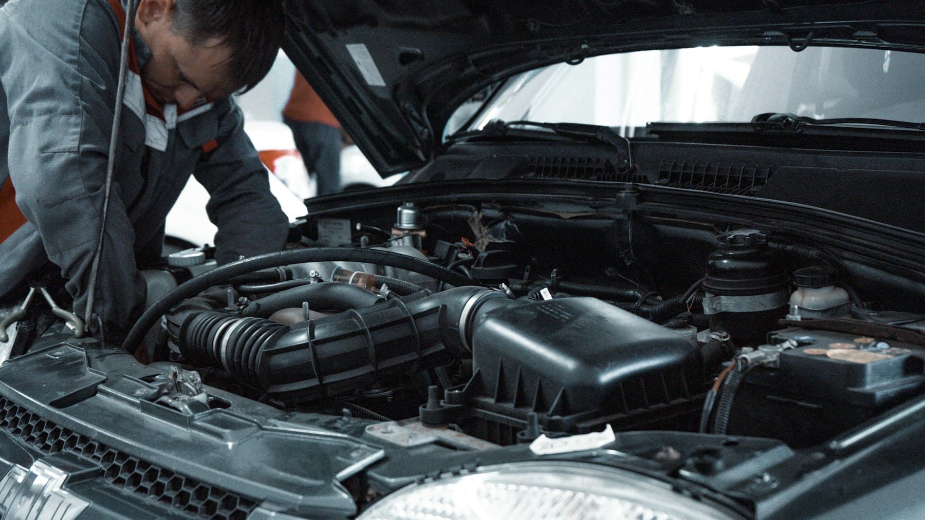 Happy's Collision Center Santa Barbara service environment